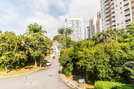 Casa de condomínio à venda com 375m², 3 quartos e 4 vagasVista da Sala