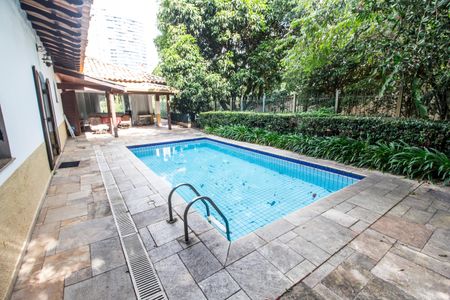 Casa de condomínio à venda com 375m², 3 quartos e 4 vagasPiscina