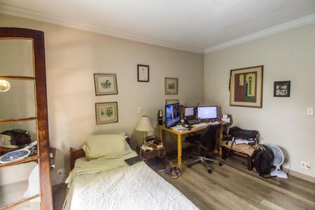 Casa de condomínio à venda com 375m², 3 quartos e 4 vagasSuíte