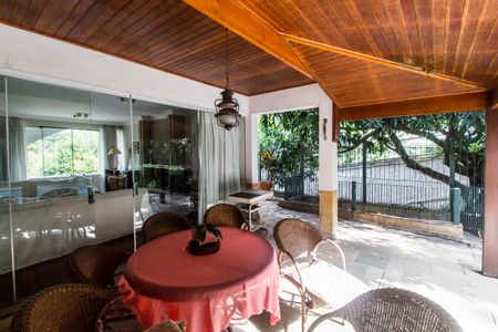 Casa de condomínio à venda com 375m², 3 quartos e 4 vagasÁrea gourmet