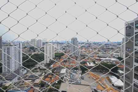 Apartamento à venda com 121m², 6 quartos e 2 vagasVista da cidade de São Paulo, com edifícios altos e ruas movimentadas.