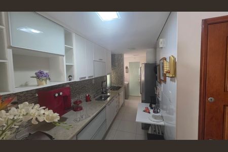 Apartamento para alugar com 100m², 2 quartos e 2 vagasCozinha