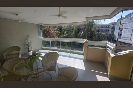 Apartamento para alugar com 100m², 2 quartos e 2 vagasVaranda