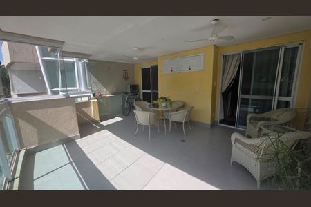 Apartamento para alugar com 100m², 2 quartos e 2 vagasVaranda