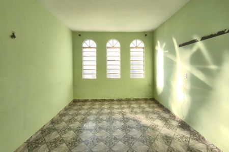 Casa para alugar com 120m², 2 quartos e 2 vagasSala