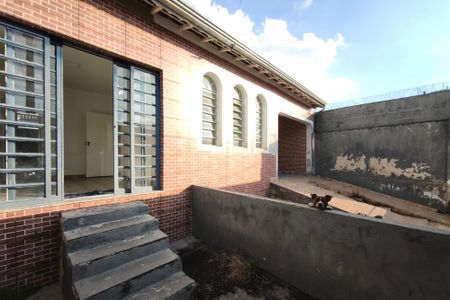 Casa para alugar com 120m², 2 quartos e 2 vagasQuintal