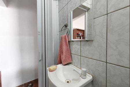 Casa para alugar com 120m², 2 quartos e 2 vagasEdícula - Banheiro