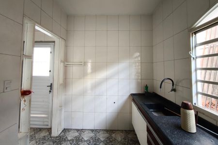 Casa para alugar com 120m², 2 quartos e 2 vagasCozinha
