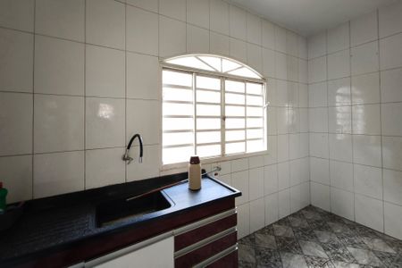 Casa para alugar com 120m², 2 quartos e 2 vagasCozinha