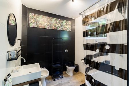 Casa para alugar com 200m², 4 quartos e sem vagaBanheiro