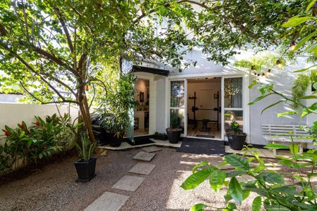 Casa para alugar com 200m², 4 quartos e sem vagaÁrea externa