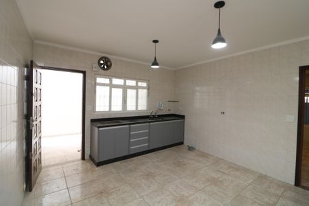 Casa para alugar com 260m², 2 quartos e 3 vagasCozinha