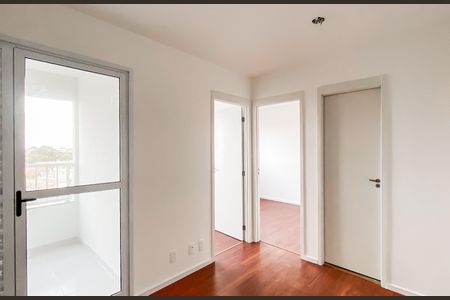 Sala/cozinha de apartamento para alugar com 2 quartos, 29m² em Jardim Danfer, São Paulo