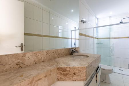 Apartamento para alugar com 162m², 4 quartos e 3 vagas Apartamento para alugar com 162m², 4 quartos e 3 vagasBanheiro