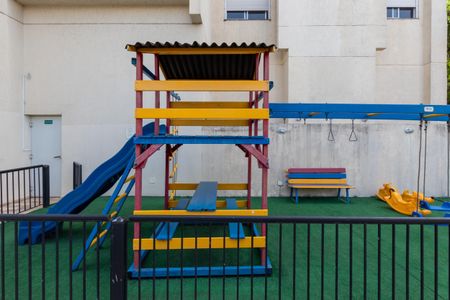 Apartamento para alugar com 162m², 4 quartos e 3 vagas Apartamento para alugar com 162m², 4 quartos e 3 vagasÁrea comum - Playground