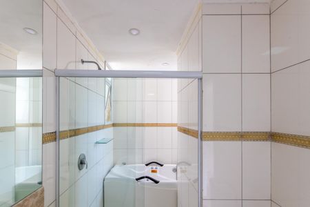 Apartamento para alugar com 162m², 4 quartos e 3 vagas Apartamento para alugar com 162m², 4 quartos e 3 vagasBanheiro da Suíte 2