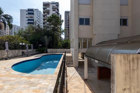 Apartamento para alugar com 162m², 4 quartos e 3 vagas Apartamento para alugar com 162m², 4 quartos e 3 vagasÁrea comum - Piscina