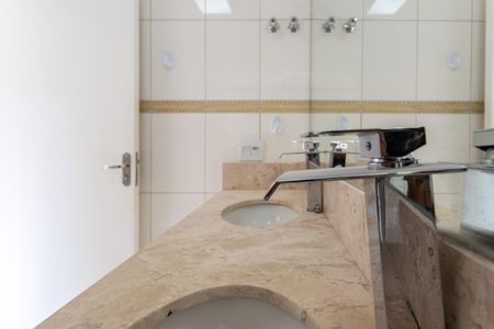 Apartamento para alugar com 162m², 4 quartos e 3 vagas Apartamento para alugar com 162m², 4 quartos e 3 vagasBanheiro da Suíte 2