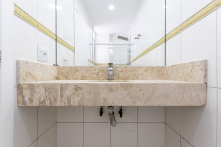 Apartamento para alugar com 162m², 4 quartos e 3 vagas Apartamento para alugar com 162m², 4 quartos e 3 vagasBanheiro da Suíte 1