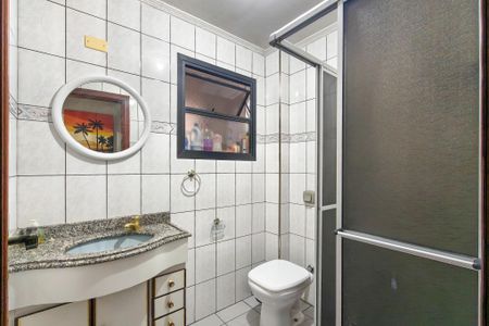 Banheiro  de apartamento para alugar com 1 quarto, 50m² em Vila Tupi, Praia Grande