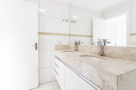 Apartamento para alugar com 162m², 4 quartos e 3 vagasBanheiro da Suíte 2