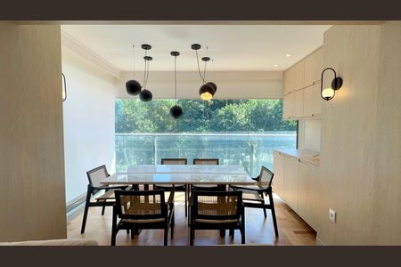 Apartamento para alugar com 70m², 2 quartos e 1 vagaVaranda