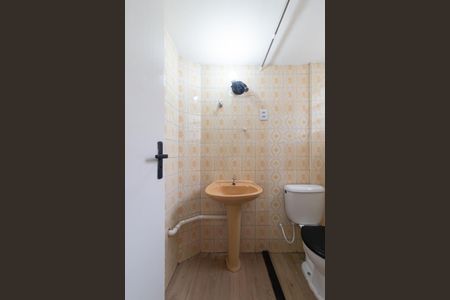 Banheiro de apartamento para alugar com 1 quarto, 30m² em Azenha, Porto Alegre