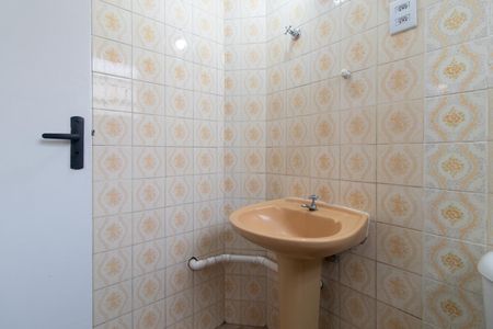 Banheiro de apartamento para alugar com 1 quarto, 30m² em Azenha, Porto Alegre