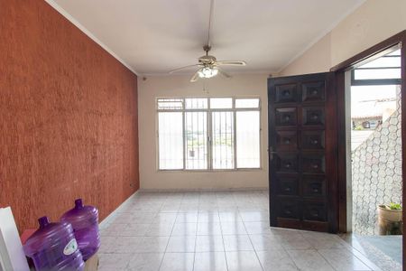 Casa à venda com 120m², 3 quartos e 2 vagas Casa à venda com 120m², 3 quartos e 2 vagasSala