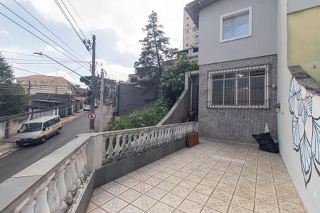 Casa à venda com 120m², 3 quartos e 2 vagas Casa à venda com 120m², 3 quartos e 2 vagasVaranda