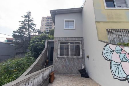 Casa à venda com 120m², 3 quartos e 2 vagas Casa à venda com 120m², 3 quartos e 2 vagasVaranda