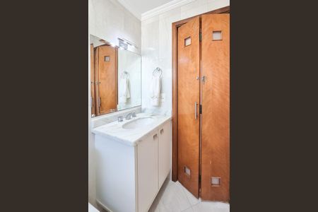 Apartamento à venda com 61m², 2 quartos e 1 vagaBanheiro Social
