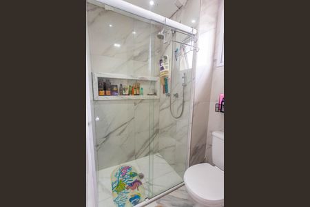 Apartamento à venda com 85m², 2 quartos e 2 vagasBanheiro da suíte 1 