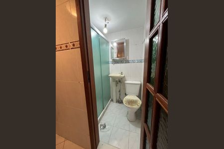 Banheiro de apartamento para alugar com 1 quarto, 40m² em Vargem Grande, Rio de Janeiro