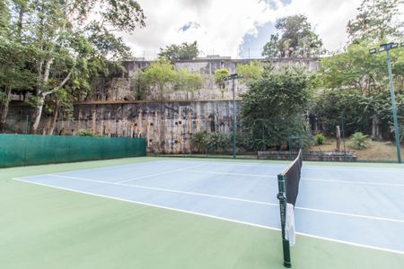 Casa de condomínio para alugar com 300m², 4 quartos e 4 vagasQuadra Esportiva