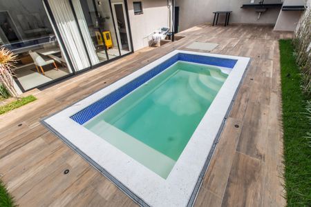 Casa de condomínio para alugar com 300m², 4 quartos e 4 vagasPiscina