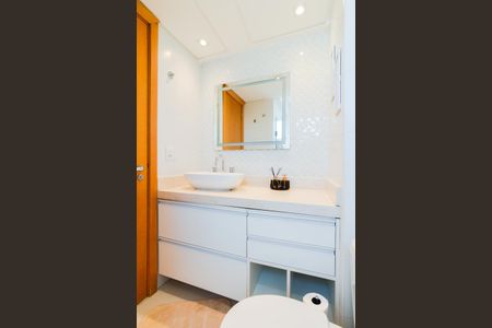 Apartamento à venda com 110m², 3 quartos e 3 vagasBanheiro da Suíte 2