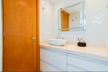 Apartamento à venda com 110m², 3 quartos e 3 vagasBanheiro da Suíte 2