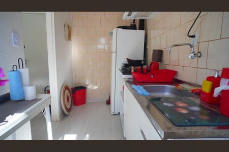 Cozinha  de apartamento à venda com 1 quarto, 39m² em Jardim Sabará, Porto Alegre