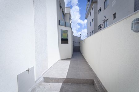 Apartamento à venda com 131m², 2 quartos e 2 vagasEntrada