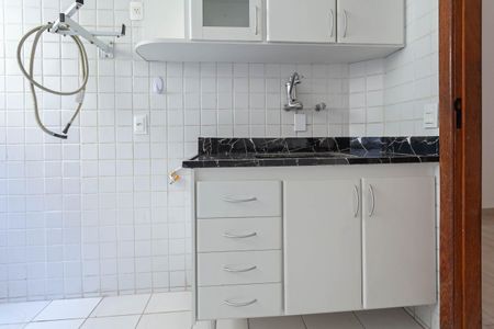 Apartamento à venda com 131m², 2 quartos e 2 vagasCozinha