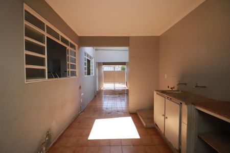Casa para alugar com 115m², 2 quartos e 1 vagaÁrea de serviço 