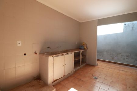 Casa para alugar com 115m², 2 quartos e 1 vagaÁrea de serviço 