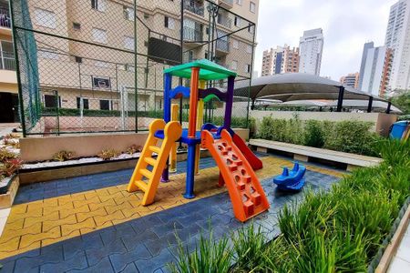 Apartamento à venda com 60m², 2 quartos e 1 vagaJardim com playground infantil e vista para a cidade.