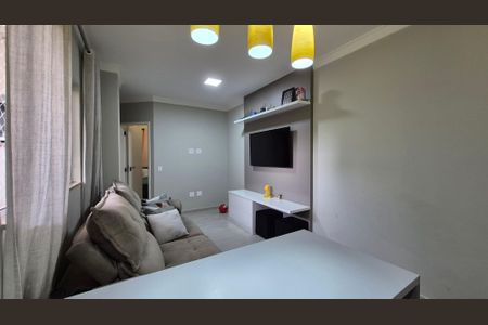 Sala de apartamento à venda com 2 quartos, 45m² em Vila América, Santo André