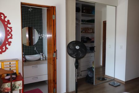 Casa para alugar com 200m², 3 quartos e 4 vagasSuíte