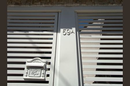 Casa para alugar com 200m², 3 quartos e 4 vagasFachada e portão