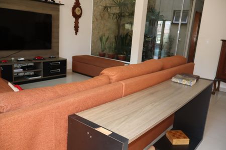 Casa para alugar com 200m², 3 quartos e 4 vagasSala