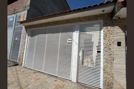 Casa para alugar com 200m², 3 quartos e 4 vagasFachada e portão
