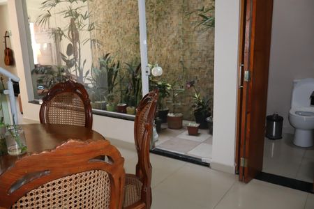 Sala de Jantar de casa para alugar com 2 quartos, 185m² em Jardim Santa Adelia, São Paulo